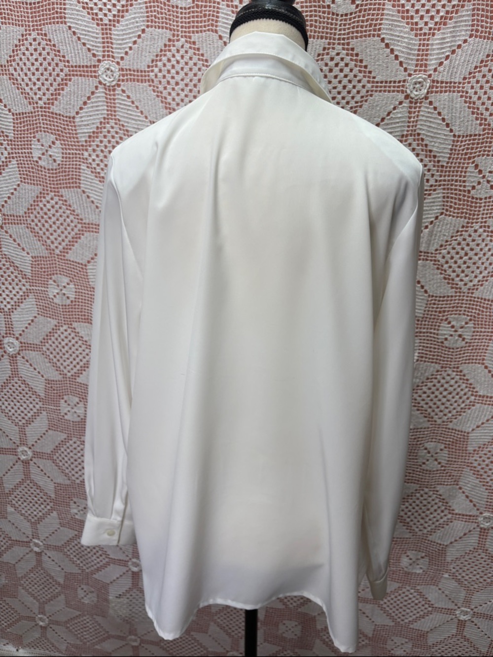 Vintage Italian Silk Blouse with Embroidered Elephant Accents - Picture 7 of 9